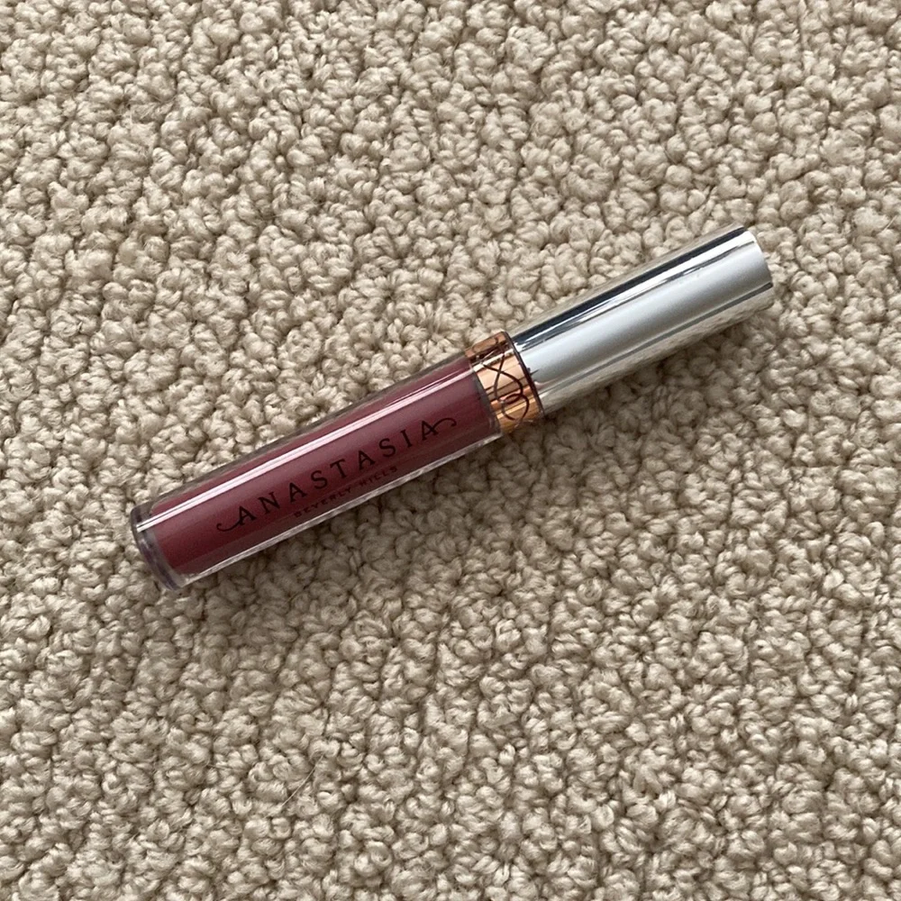 NEW Anastasia Beverly Hills Liquid Lipstick Poet Dusty Nude Pink Full Size NWOB